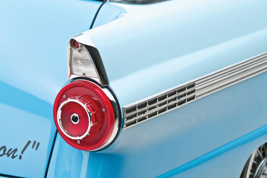  Ford Courier Custom Sedan Delivery 1956 года  (фото 8 из 18)